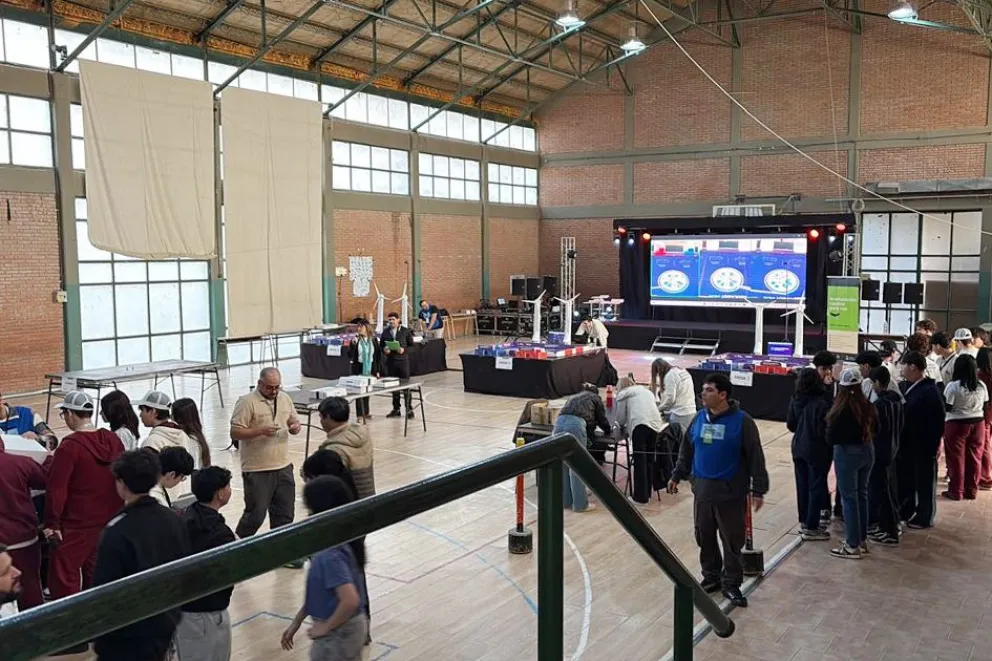 Tres escuelas neuquinas competirán por el título nacional de la Copa Robótica