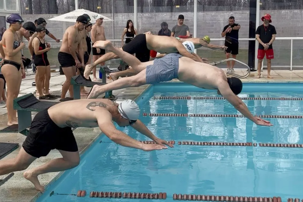Una competencia de natación promovió la seguridad y la prevención