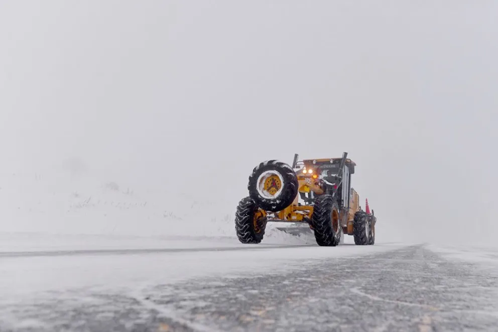 Precaución en rutas por presencia de nieve, hielo y bajas temperaturas
