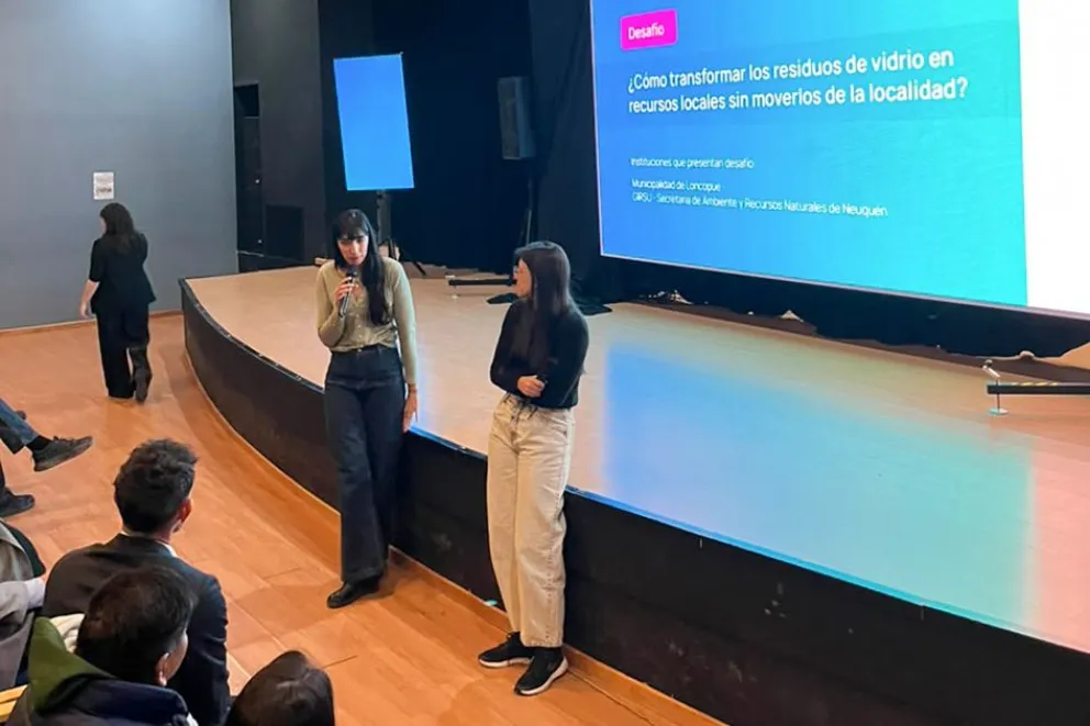 Ambiente impulsó soluciones innovadoras para valorizar residuos de vidrio en un Hackatón provincial