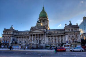 Argentina: piden millonario aporte de la promoción del país al Tesoro