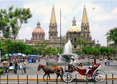 Jalisco: hoteleros piden piso parejo a plataformas para pagar el agua