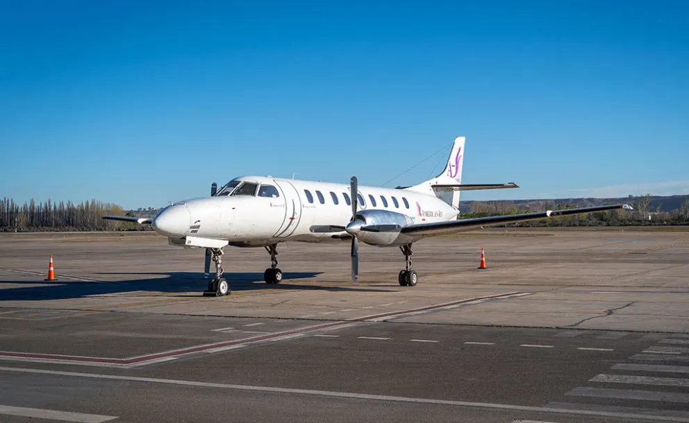 El primer vuelo de American Jet a Chapelco puso en marcha la nueva conexión aérea con los Lagos del Sur