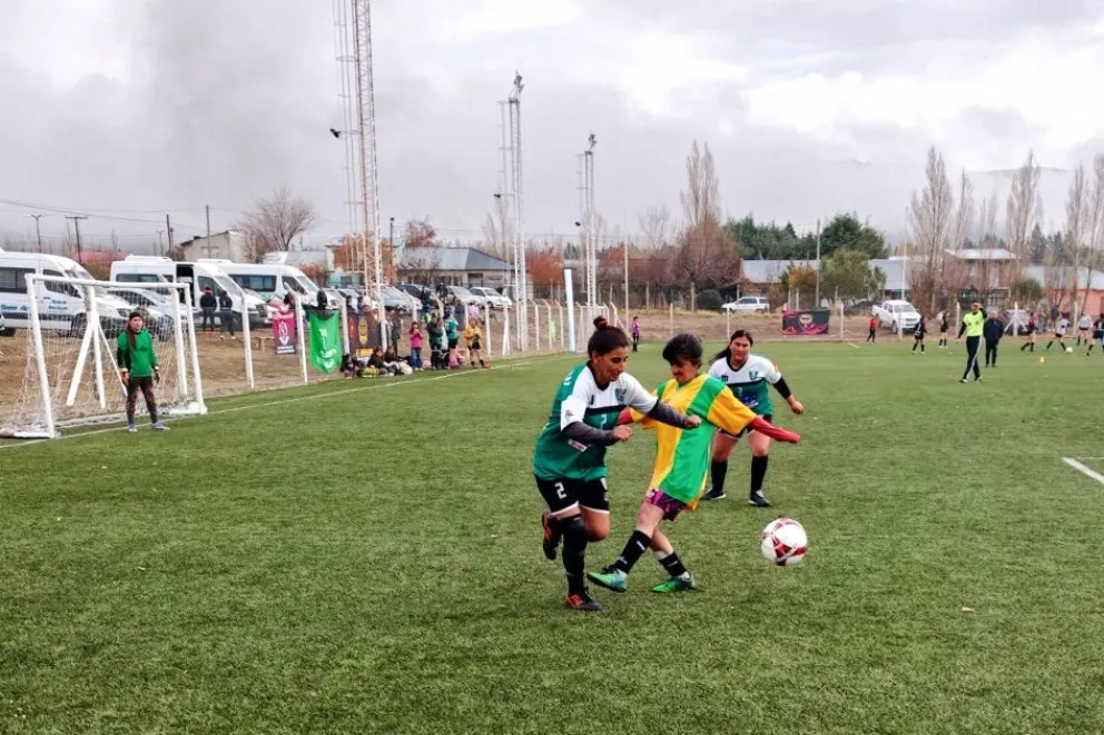 Impulsan un torneo de fútbol femenino en distintas localidades