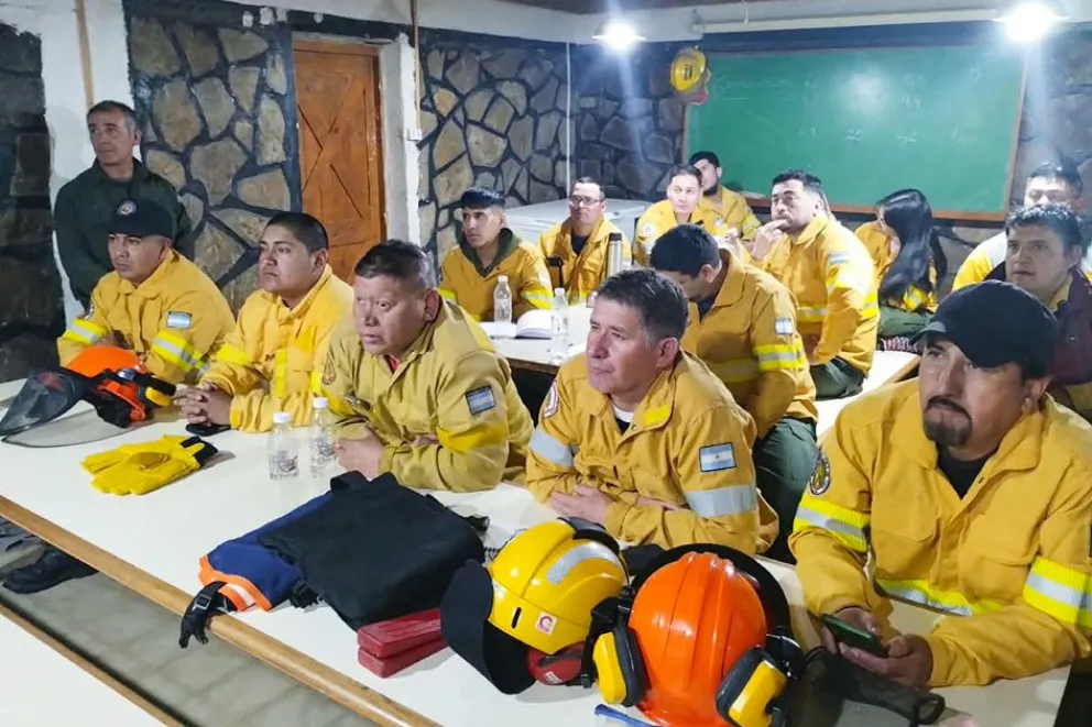 Neuquén fortalece la capacitación de brigadistas para la prevención y el combate de incendios forestales