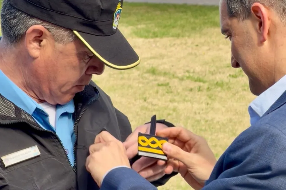 La Policía del Neuquén incorporó las nuevas jerarquías de Suboficial Mayor de Segunda y Primera
