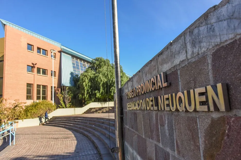 Educación reintegrará descuentos erróneos a docentes