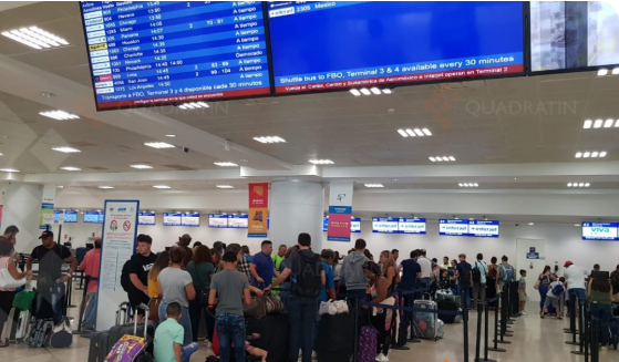 Cancún: pasajeros nacionales se quejan del mal estado de la T2
