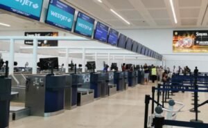Cancún no llega a 7 despegues por hora y evidencia su crisis