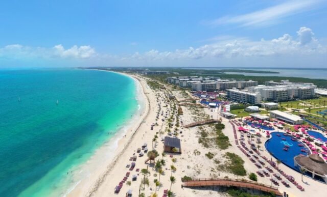 Cancún lidera búsquedas, pero no concreta reservas a falta de vuelos