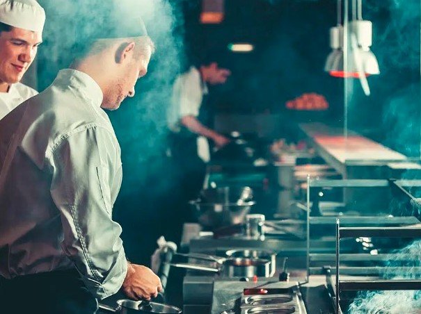 QRoo: hoteles se quedan sin 50 cocineros por regresar a sus estados