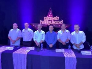 QRoo: entregan 100 contratos a empleados del hotel Planet
