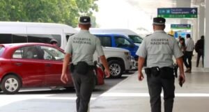 Cancún: denuncian cobros de policías a conductores de Uber