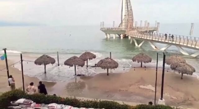 Vallarta: evacúan a casi 5 mil turistas por el huracán ‘Simón’